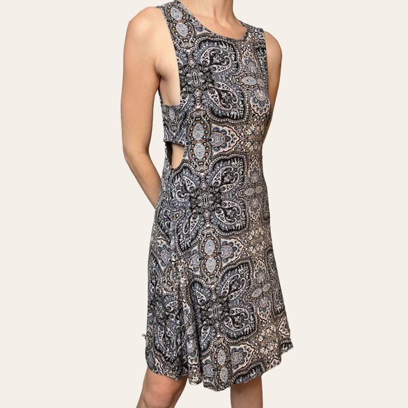 American Eagle Soft & Sexy Cutout Swing Dress 💕 - Picture 4 of 4